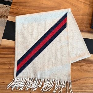 Authentic Gucci Cream GG Scarf from the sherry line